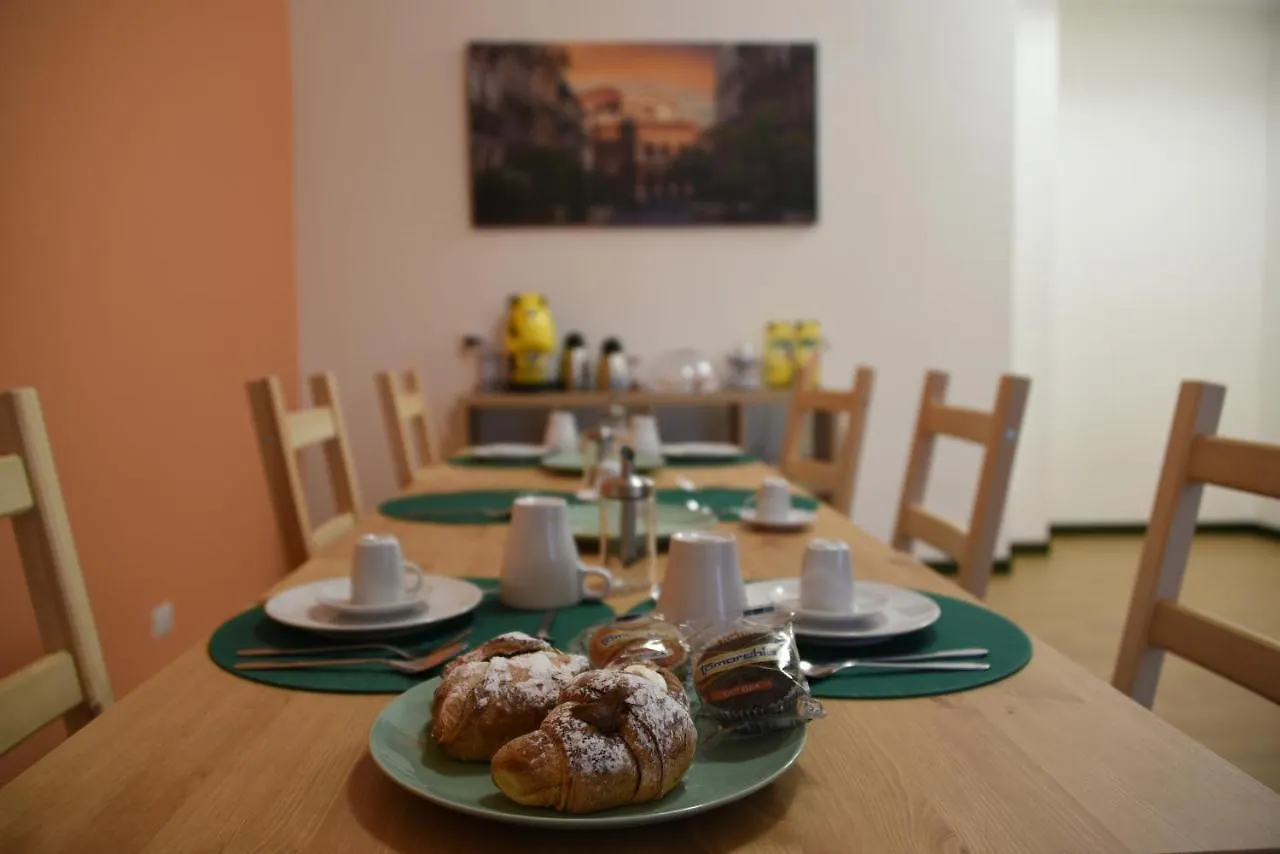 קטאניה La Casa Del Viaggiatore לינה וארוחת בוקר